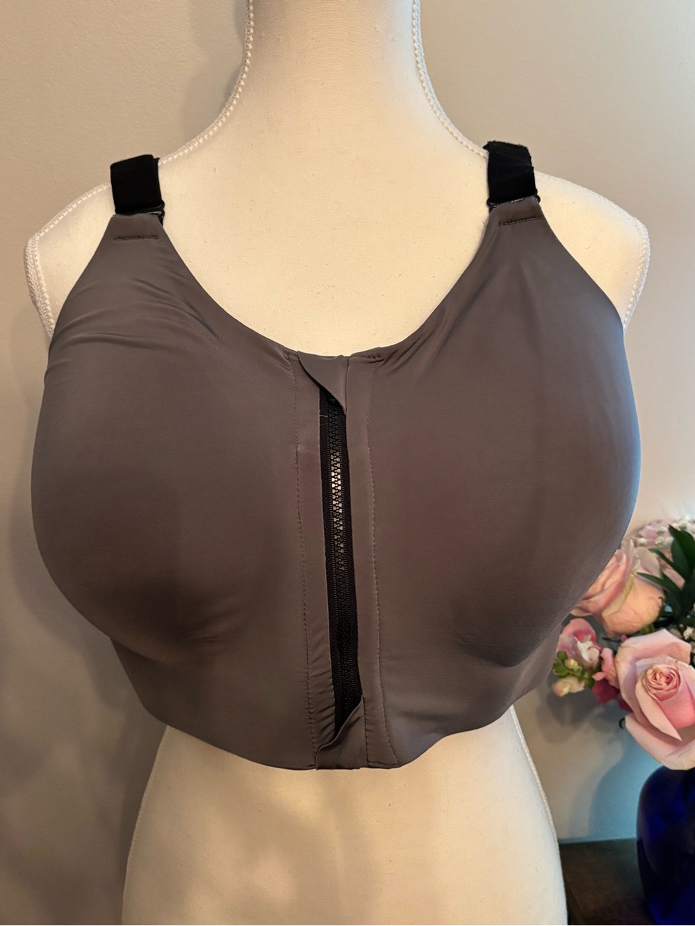 torrid Front-Zip Wireless Sports Bra in Gray with Black Straps
